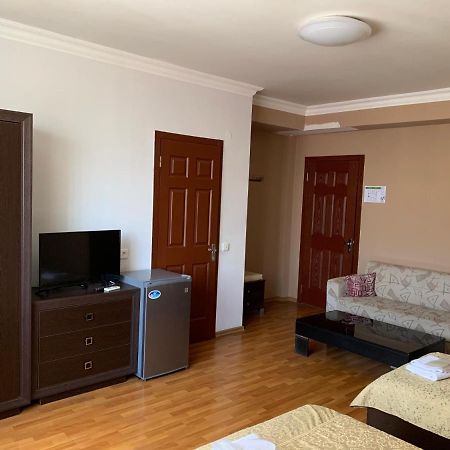 Prestige Hotel Batumi Ngoại thất bức ảnh