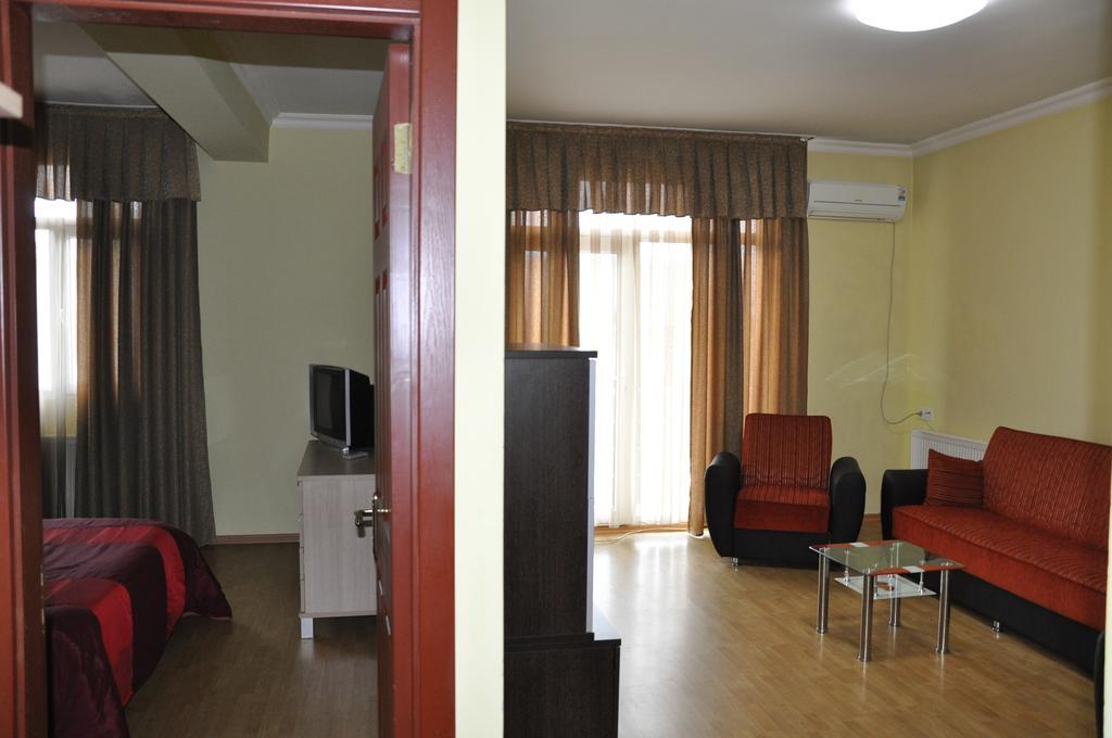 Prestige Hotel Batumi Phòng bức ảnh