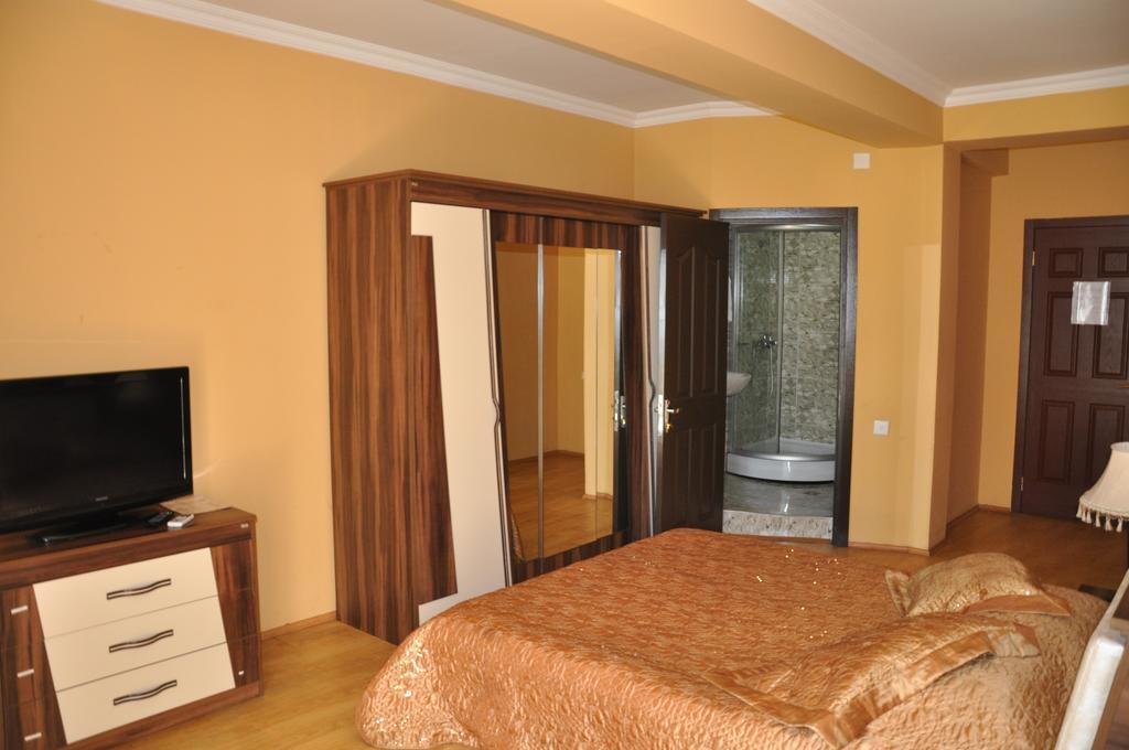 Prestige Hotel Batumi Phòng bức ảnh