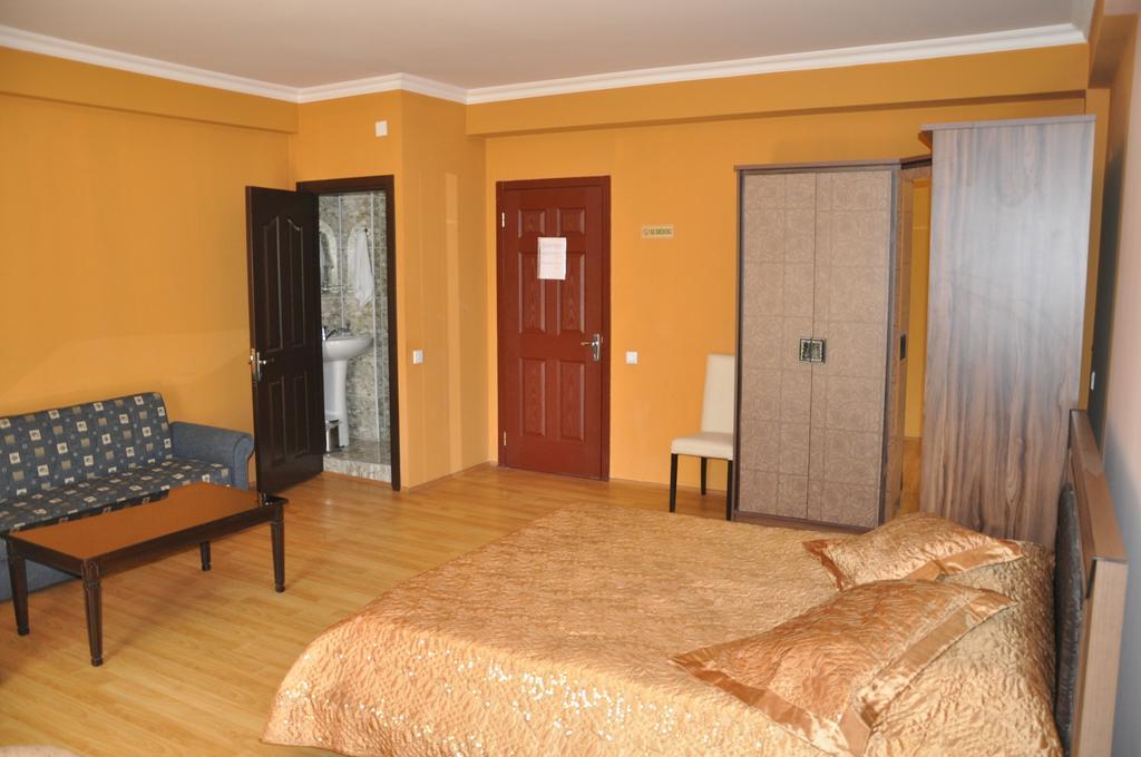 Prestige Hotel Batumi Phòng bức ảnh