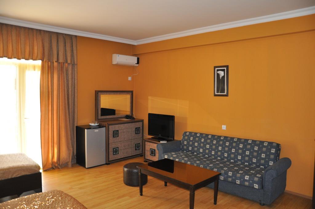 Prestige Hotel Batumi Phòng bức ảnh