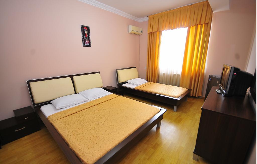 Prestige Hotel Batumi Ngoại thất bức ảnh