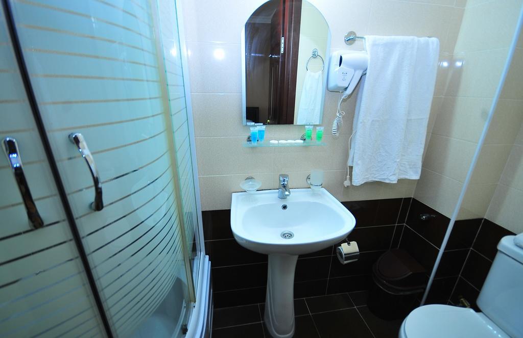 Prestige Hotel Batumi Ngoại thất bức ảnh