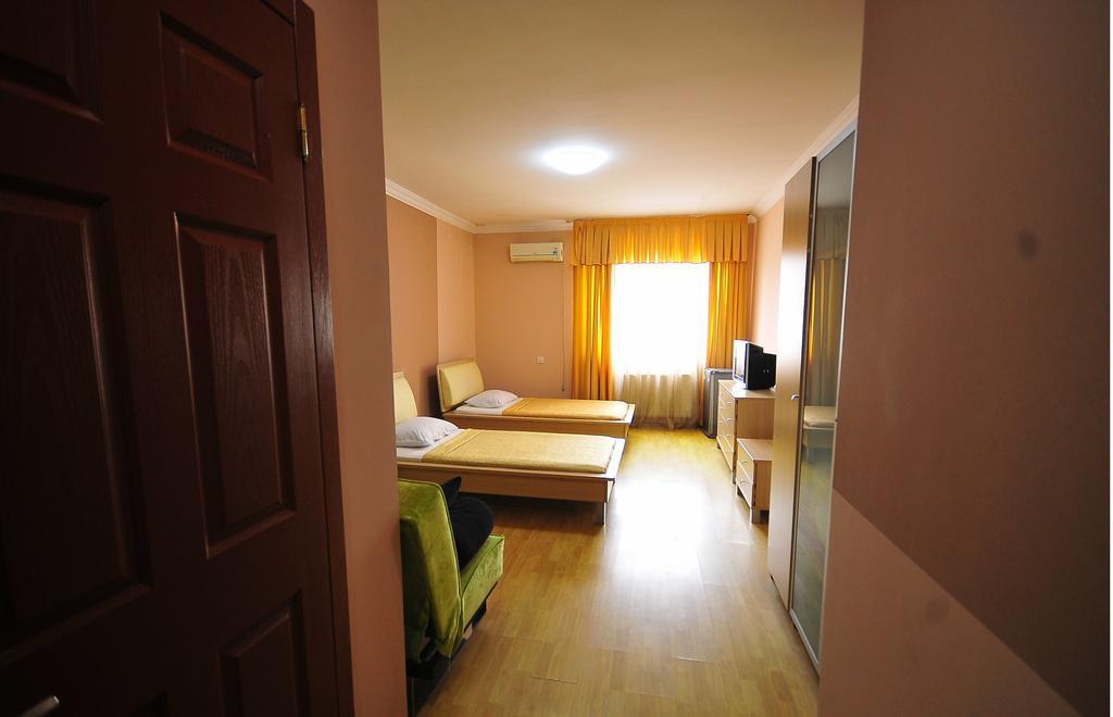 Prestige Hotel Batumi Ngoại thất bức ảnh