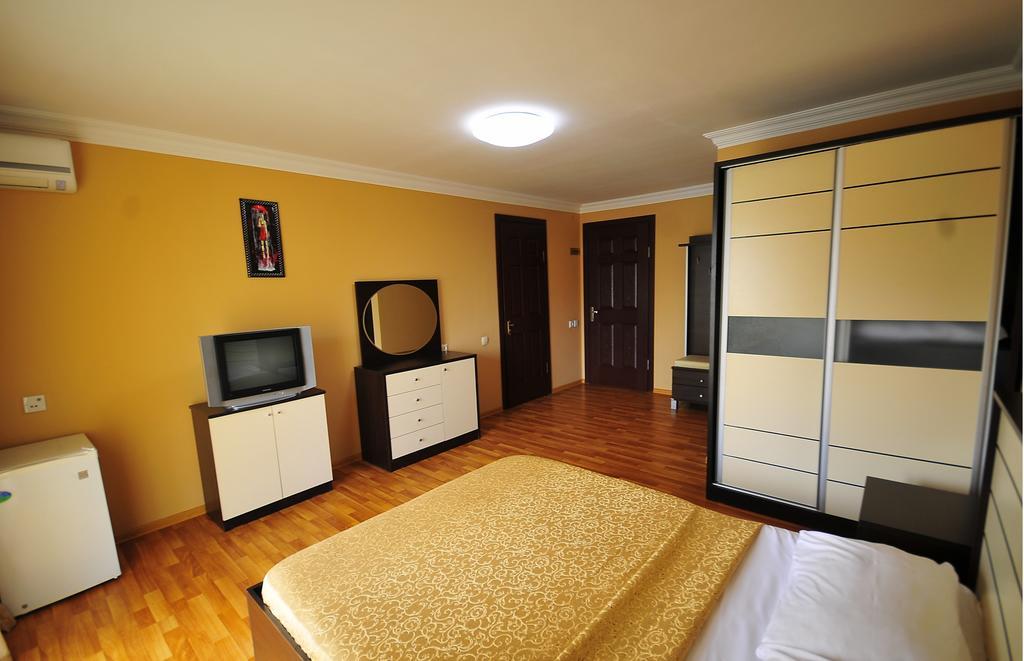 Prestige Hotel Batumi Ngoại thất bức ảnh