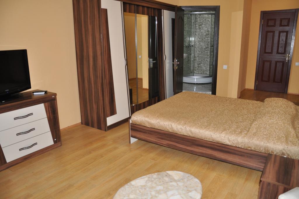 Prestige Hotel Batumi Ngoại thất bức ảnh